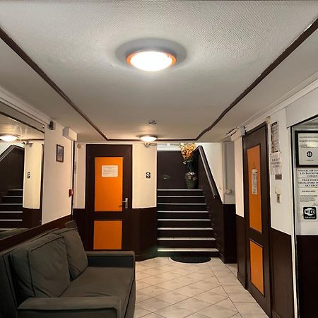 Hotel Du Centre Saint-Denis Bagian luar foto