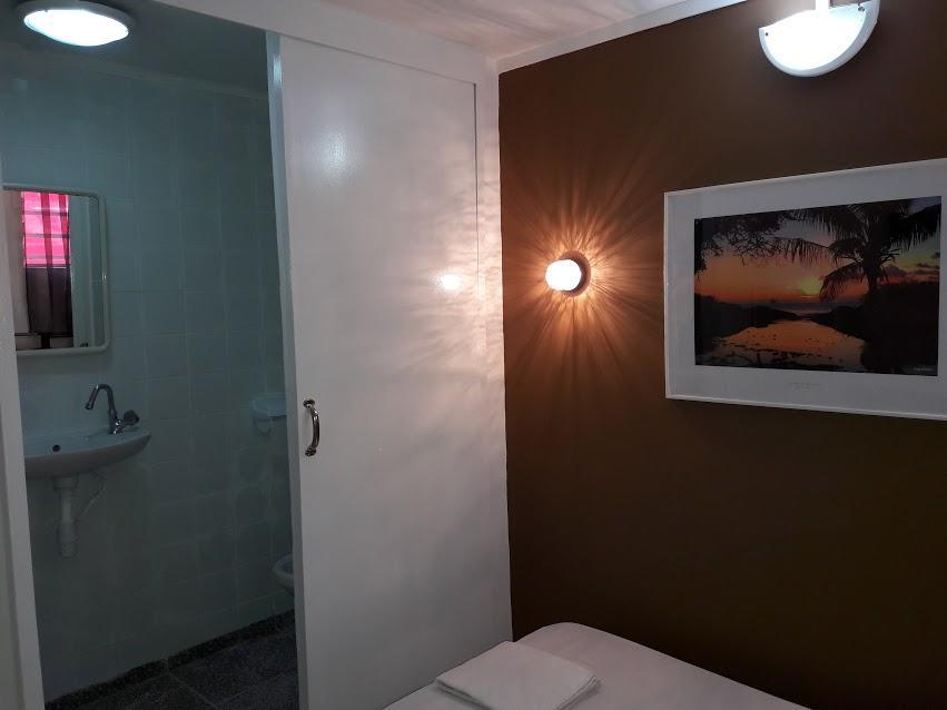 Hotel Du Centre Saint-Denis Bagian luar foto