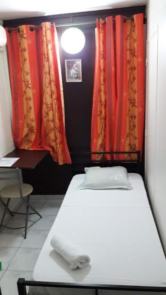 Hotel Du Centre Saint-Denis Bagian luar foto
